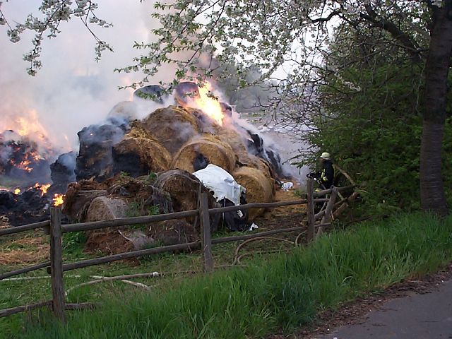 Strohballenbrand 21.04.2004
